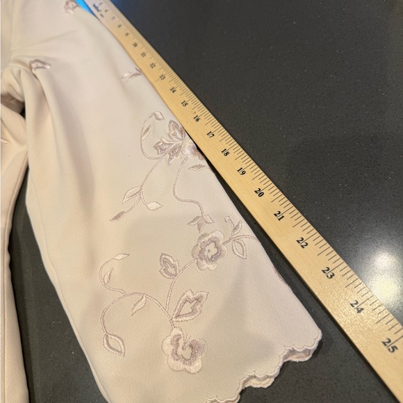 Chic Cream Women's Skirt Set - Picture 5 of 14